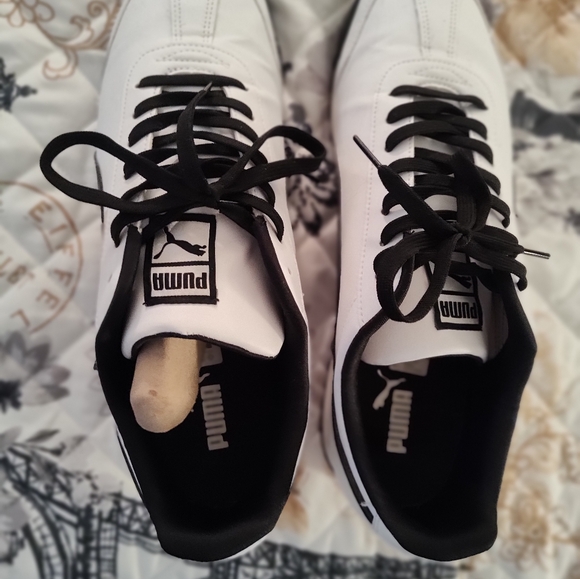 Puma Roma Shoes - Picture 2 of 4